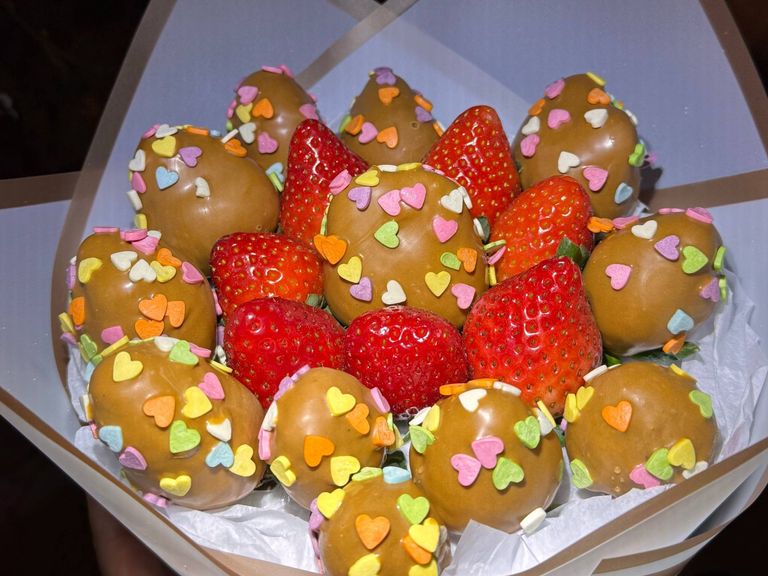 Букет из клубники "Восход"